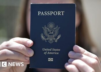 US to revoke passports of parents with child support debt
