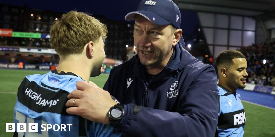 Corniel van Zyl congratulates Jacob Beetham after Cardiff win at the Arms Park