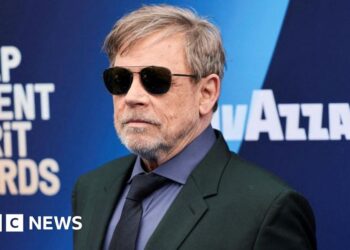 White House calls Mark Hamill 'sick' after actor's Trump grave post