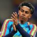 Lamine Yamal applauds