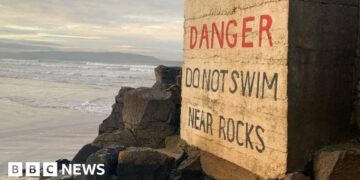 Bathing warning lifted after pollution investigation