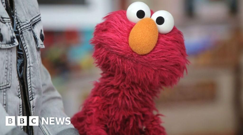 Elmo in hot water with New York Knicks fans after NBA finals post