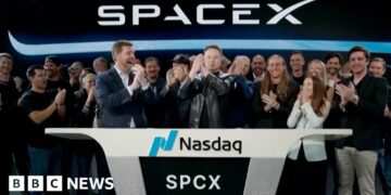 Elon Musk gets public trading of SpaceX under way from Texas