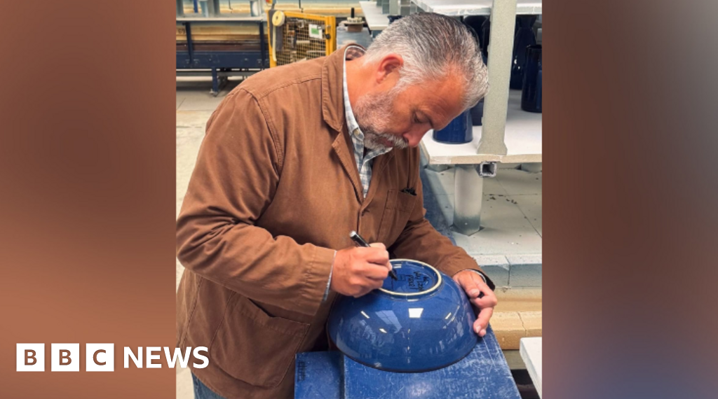 Final piece of 'iconic' Denby Pottery signed