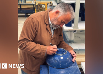 Final piece of 'iconic' Denby Pottery signed