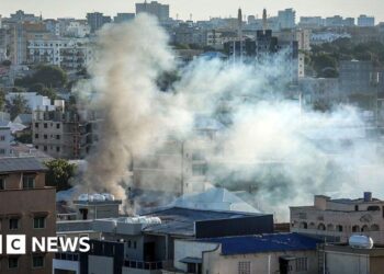 Heavy gunfire in Somali capital as row over election delay escalates