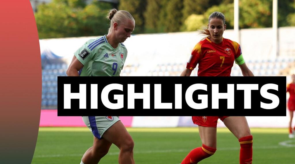 Elise Hughes (L) and Sladjana Bulatovic battle for possession