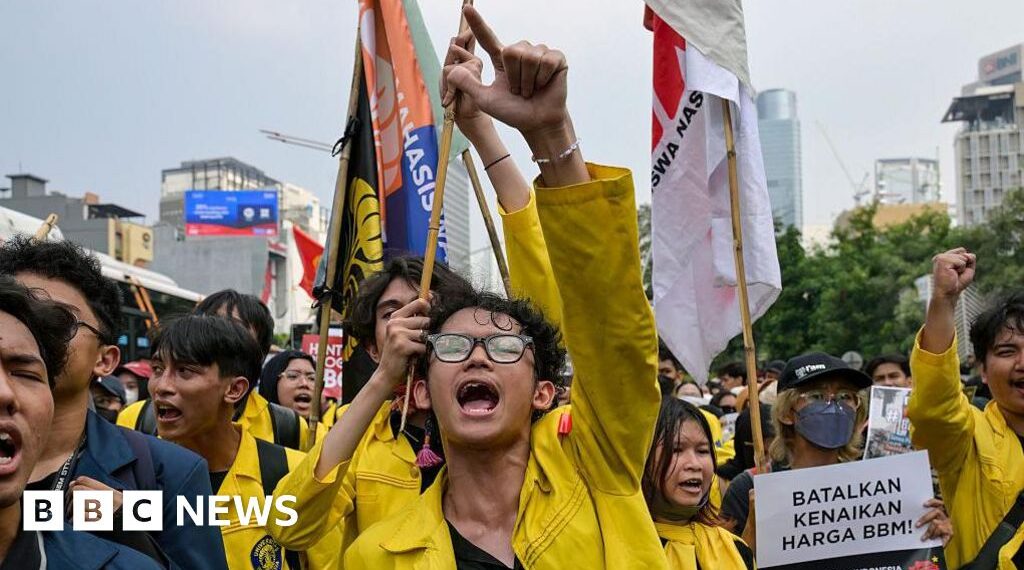 Indonesian students protest against state spending, fuel price hike