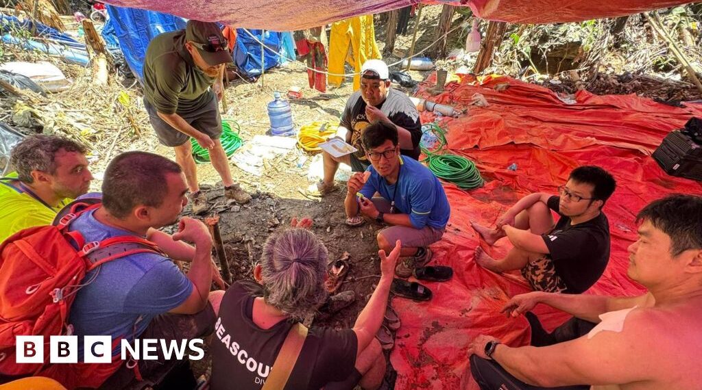 Laos cave survivors help with plan to find last two missing men
