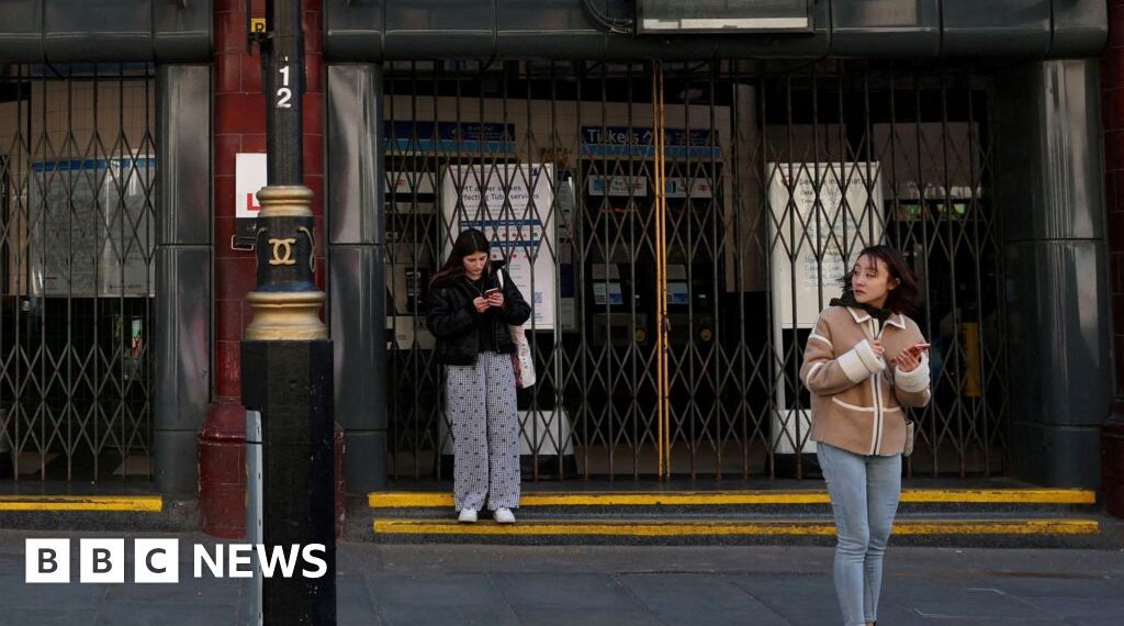 London Tube strikes go ahead after talks break down