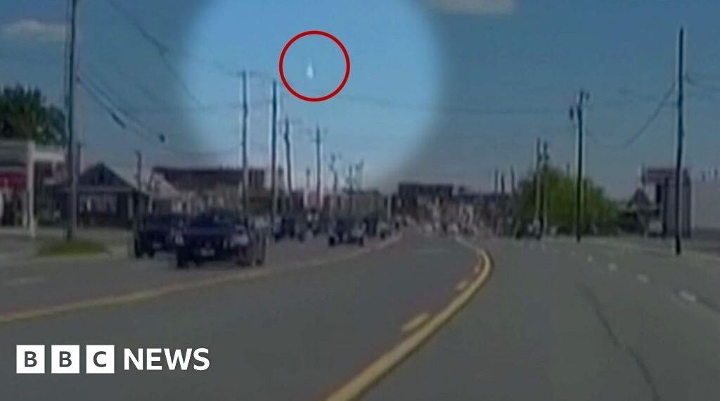 Moment a meteor creates sonic boom over Massachusetts