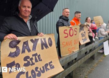 Paper plant closure fears spark community protest
