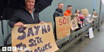 Paper plant closure fears spark community protest