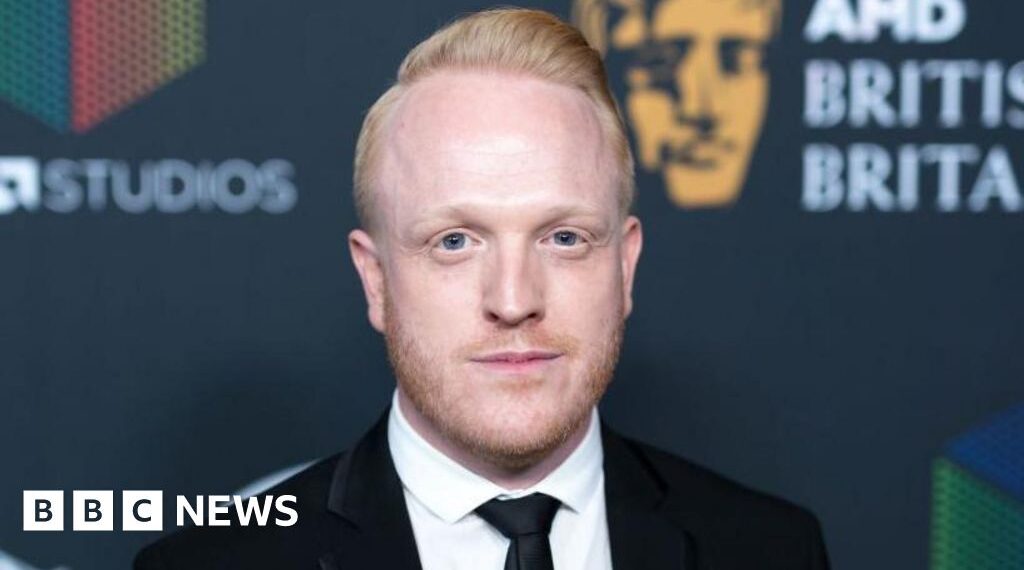 Twin Peaks actor Owain Rhys Davies dies suddenly at 44